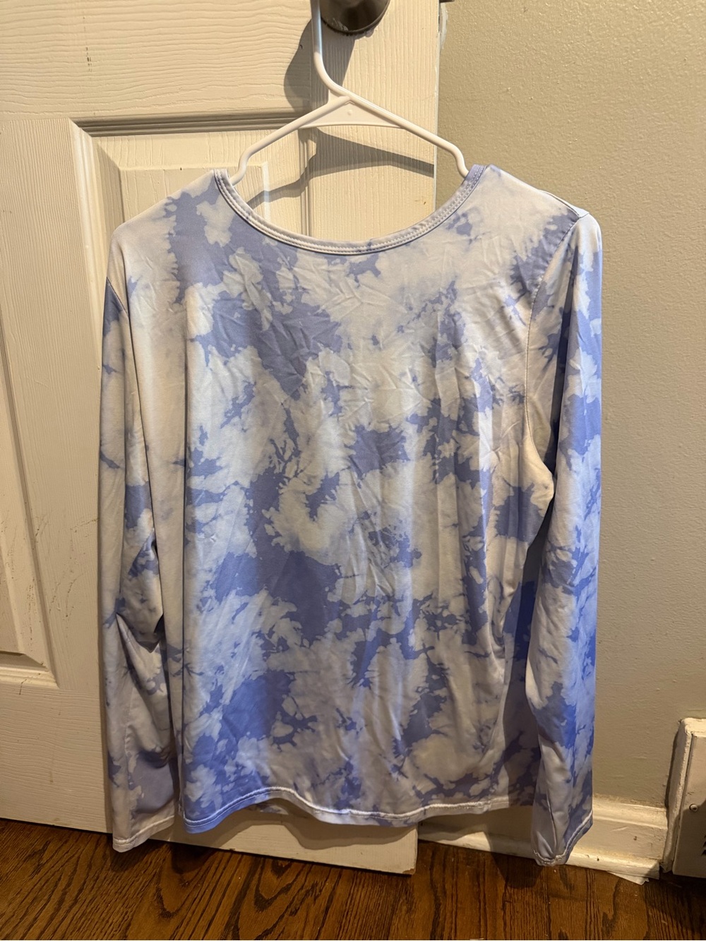 Women's Light Purple Tie-Dye Long Sleeve Crewneck Tee